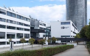 Học tiếng Đức qua tin tức với website dw.com