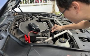 vệ sinh bình ắc quy thường xuyên