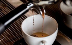 cà phê chạy chậm