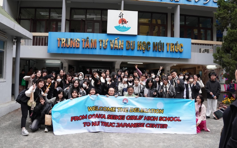 Trung tâm tiếng Nhật Núi Trúc