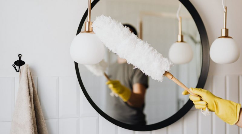 Sàn Gạch Ố Vàng: Tự Làm Hay Gọi Dịch Vụ Dọn Dẹp Nhà?